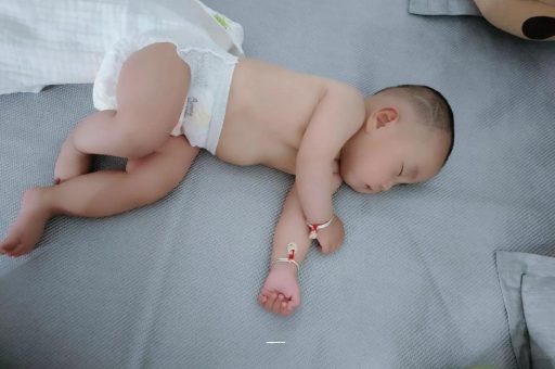 赵县孕妇肚子一跳一跳